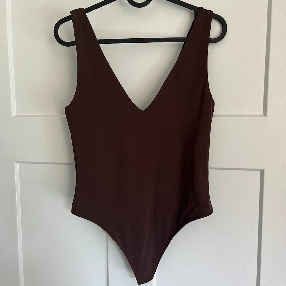 Babaton Brown Contour V-neck Bodysuit, size Medium